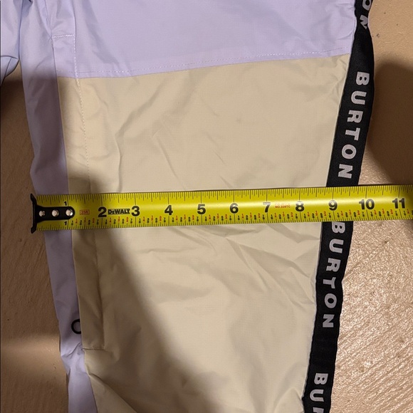 Burton Avalon women’s XS snowboard ski overall bib pant colour: elderberry - Picture 9 of 9